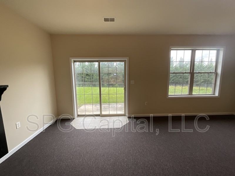 348 Channing Dr - Photo 7 of 16