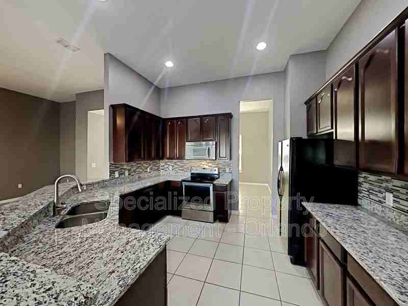 3805 Wood Thrush Dr - Photo 4 of 15