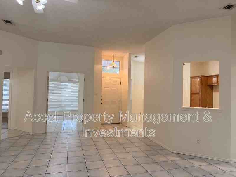 6617 N 40th St - Photo 5 of 25