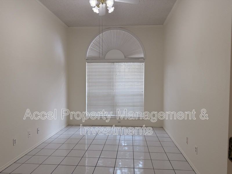 6617 N 40th St - Photo 6 of 25