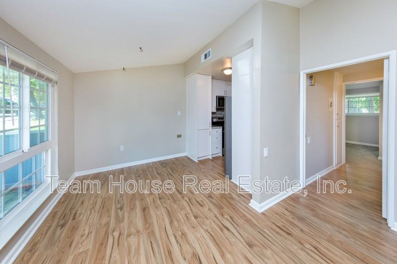 19139 Avenue Of The Oaks #D - Photo 7 of 17