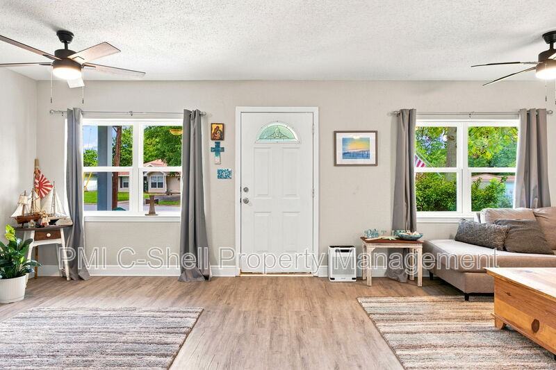 225 N Madison Dr - Photo 3 of 40