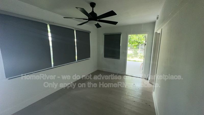 4200 Sw 19th St #B - Photo 3 of 10