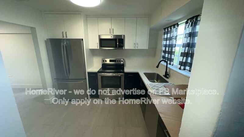 4200 Sw 19th St #B - Photo 7 of 10