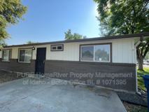 102 N Homedale Ave - Photo 1 of 1