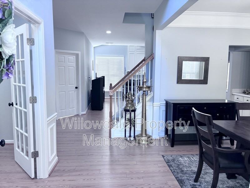 103 Sherwood Forest Pl - Photo 2 of 37