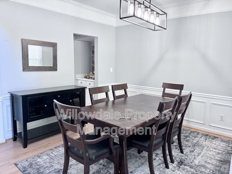 103 Sherwood Forest Pl - Photo 3 of 37