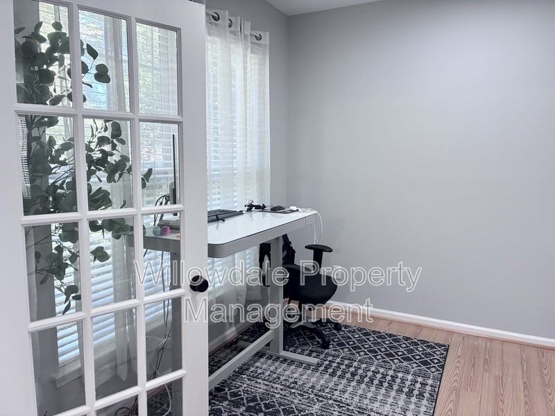 103 Sherwood Forest Pl - Photo 5 of 37