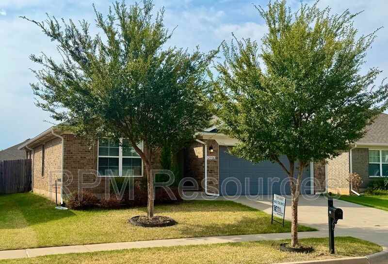 12936 Nw 4th Ter - Photo 2 of 35