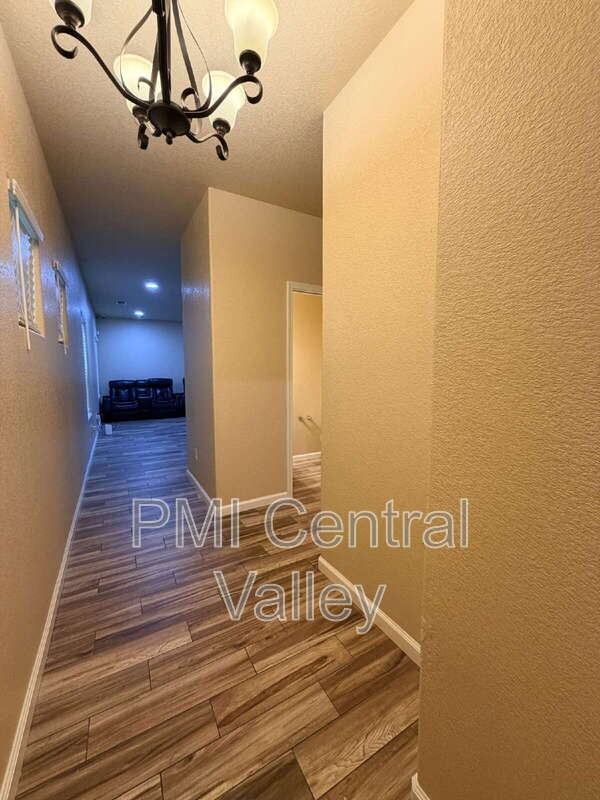 584 Granada Ct - Photo 3 of 34