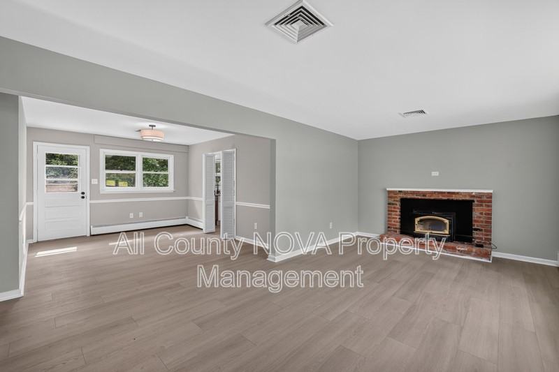 6104 Saint John Dr - Photo 2 of 35