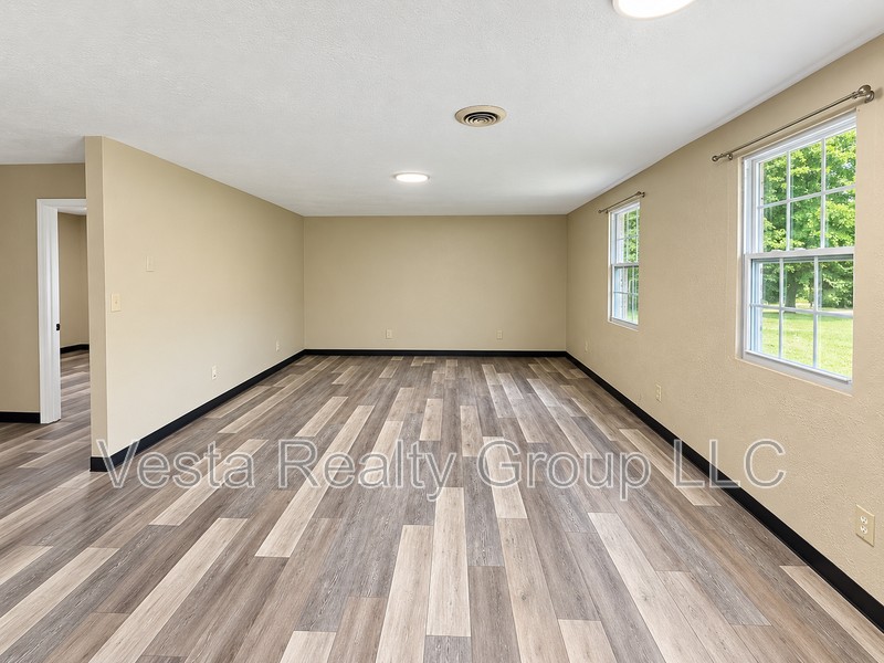 129 Callie Rd #A - Photo 2 of 11