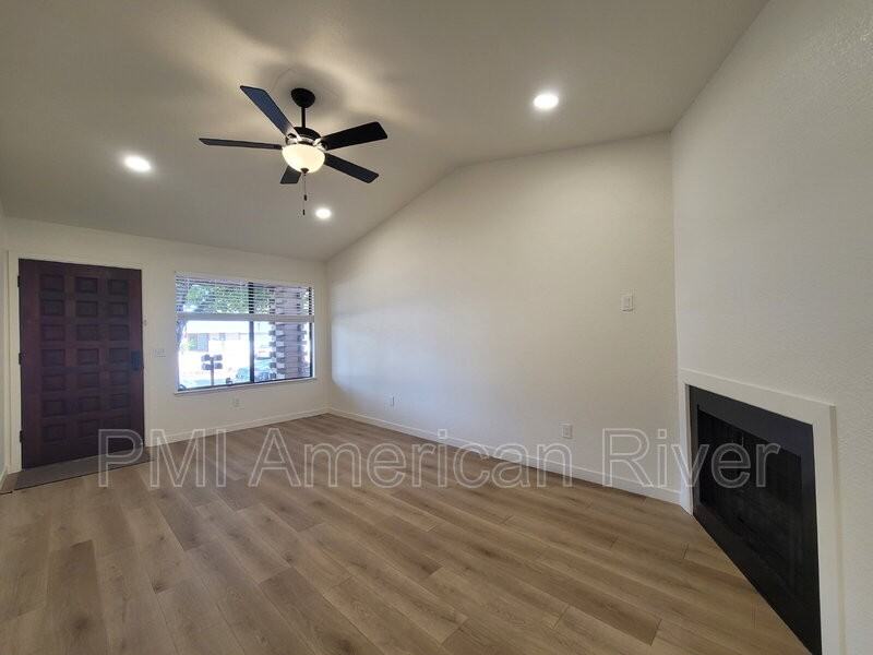 4814 Mary Kate Dr - Photo 2 of 9