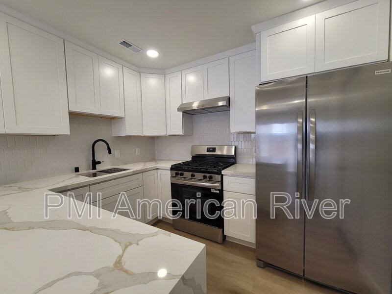 4814 Mary Kate Dr - Photo 4 of 9