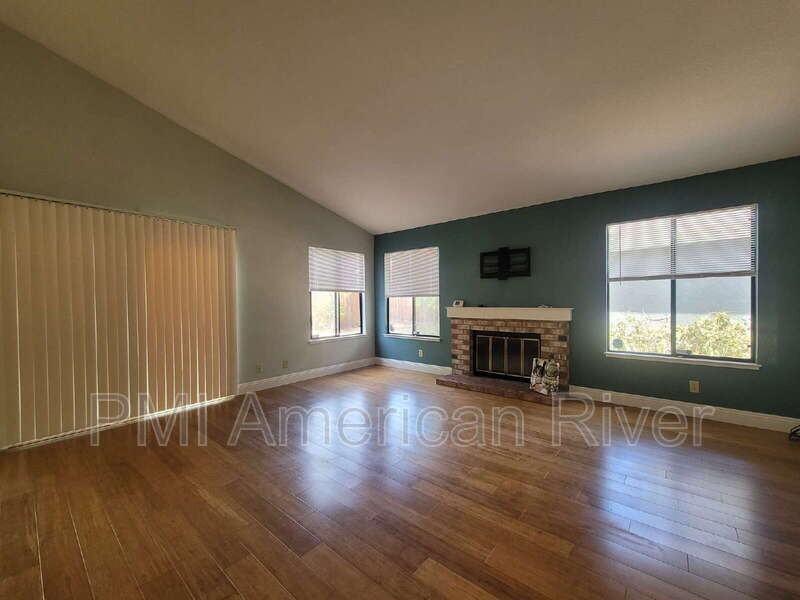 284 River Run Cir - Photo 2 of 11