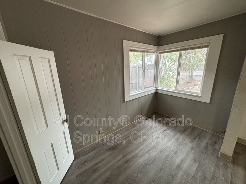114 W Brookside St #1 - Photo 5 of 15