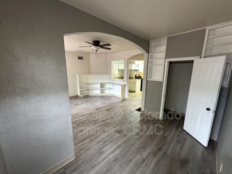 114 W Brookside St #1 - Photo 6 of 15