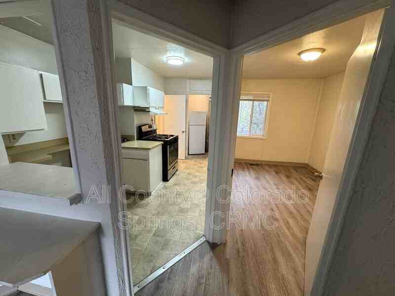 114 W Brookside St #1 - Photo 7 of 15