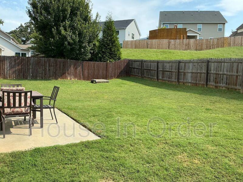 363 Faulkner Dr - Photo 3 of 23
