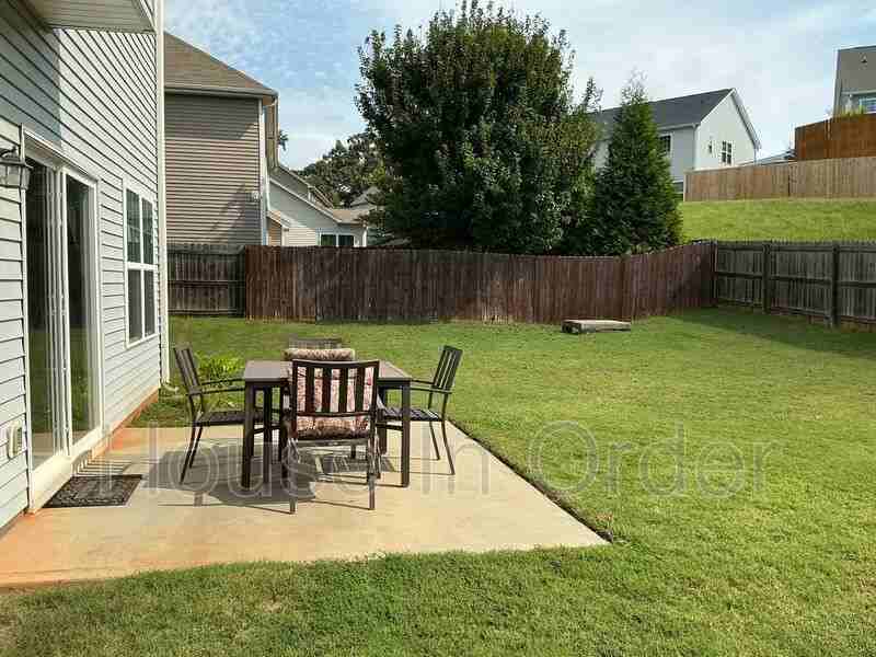 363 Faulkner Dr - Photo 4 of 23
