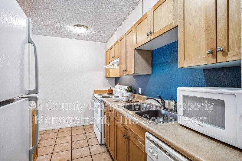 2500 S York St #213 - Photo 4 of 18