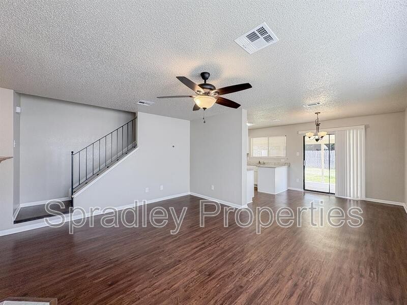 4801 Stone Ridge Dr - Photo 3 of 15