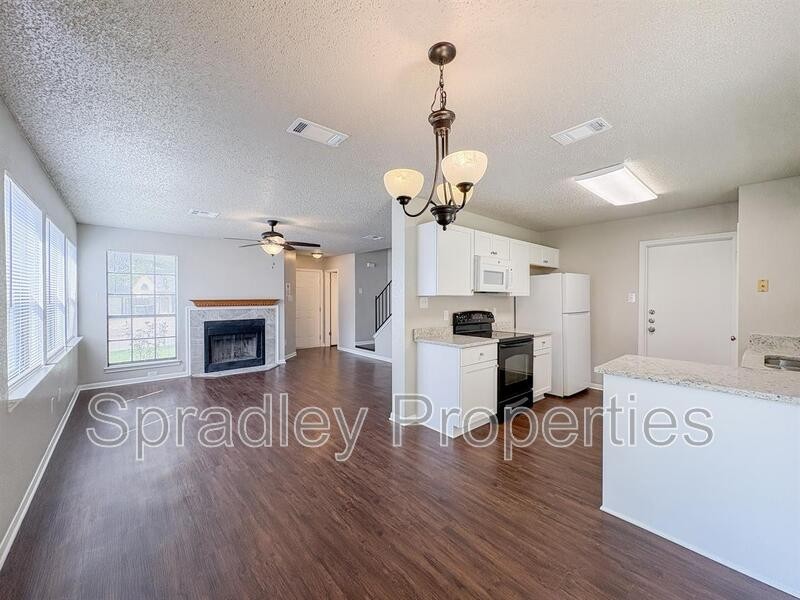 4801 Stone Ridge Dr - Photo 5 of 15