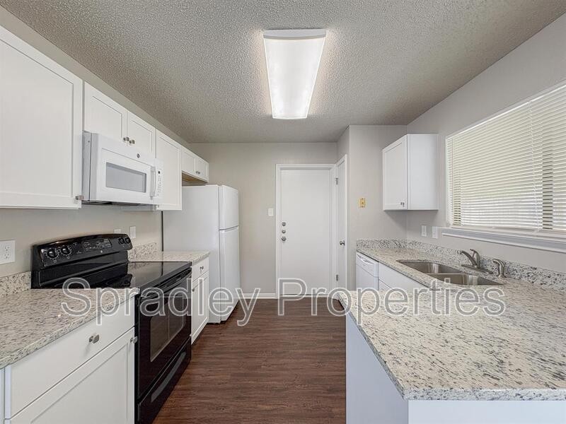 4801 Stone Ridge Dr - Photo 6 of 15
