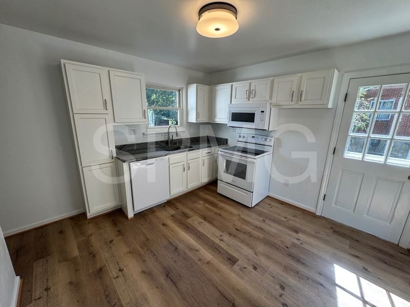 216 Nancy Dr Nw - Photo 2 of 20