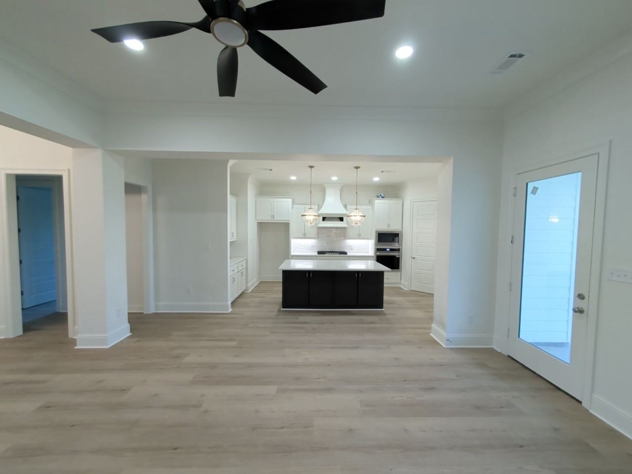 4311 Camargue Camargue Avenue Camargue Avenue - Photo 3 of 18