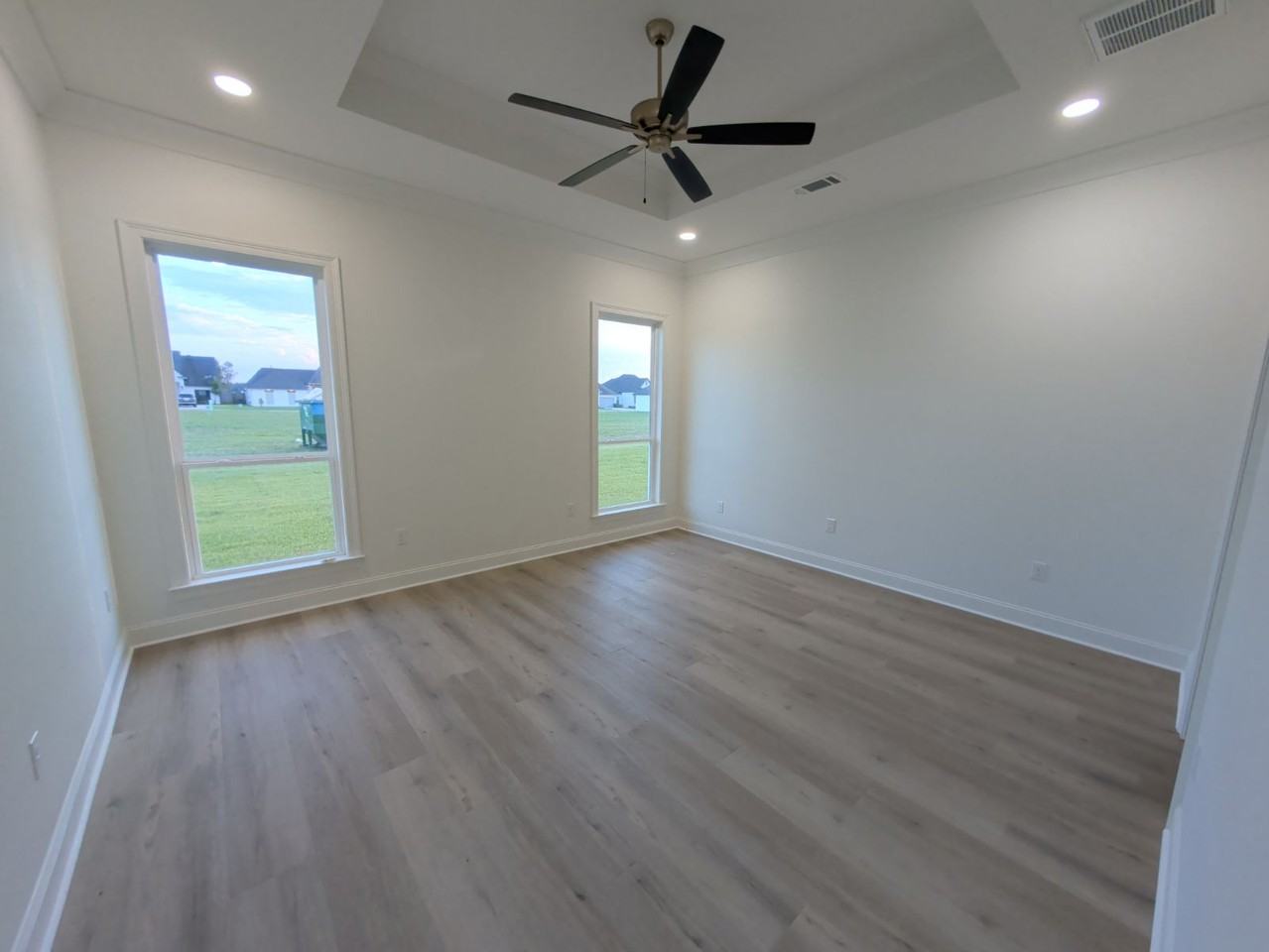 4311 Camargue Camargue Avenue Camargue Avenue - Photo 6 of 18