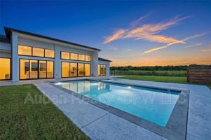 featured image of 2284 Cowan Rd