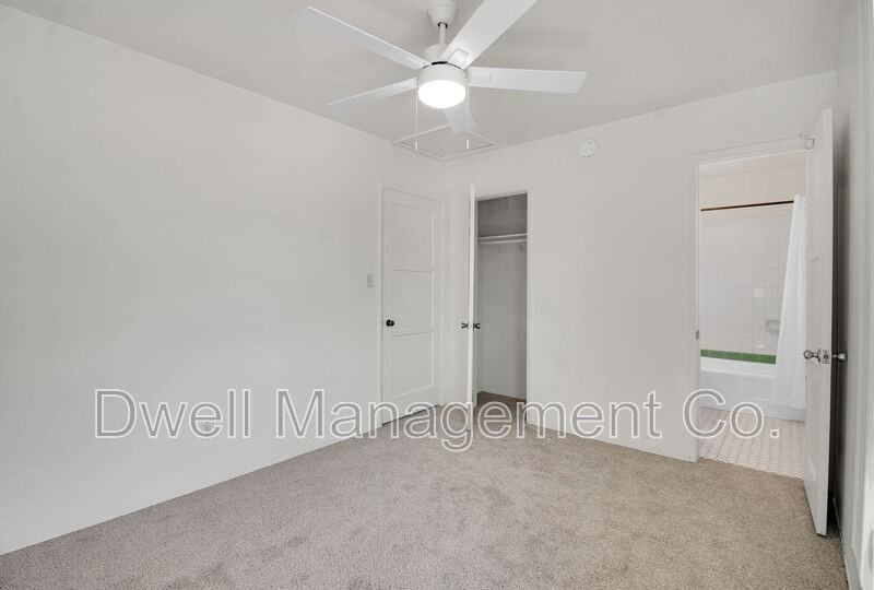 4833 Cypress St - Photo 3 of 18