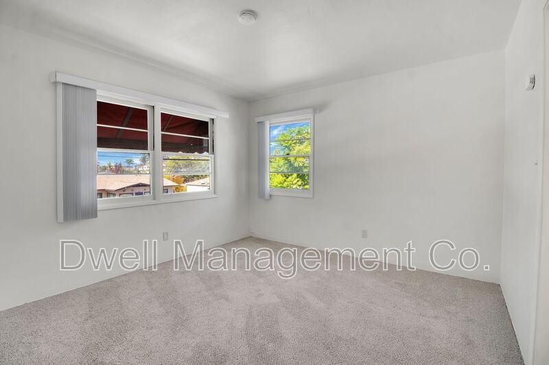 4833 Cypress St - Photo 5 of 18