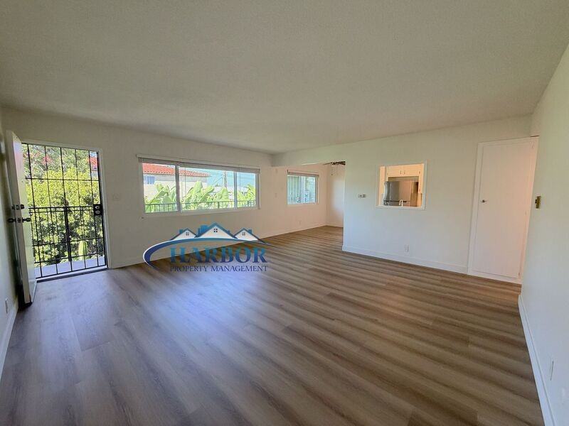 718 S Leland St #5 - Photo 3 of 11
