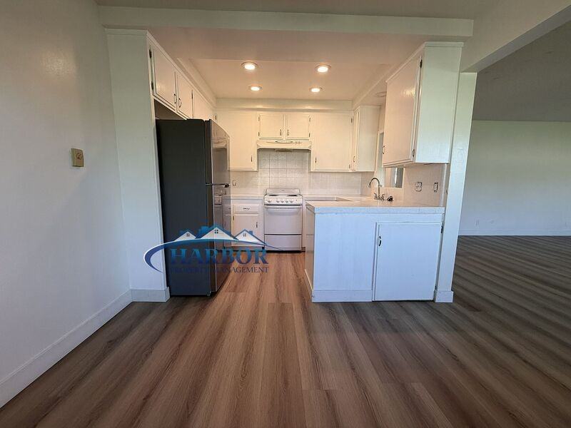 718 S Leland St #5 - Photo 5 of 11