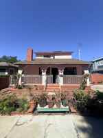 featured image of 2605 E Washington St