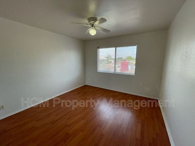 2605 E Washington St - Photo 4 of 50