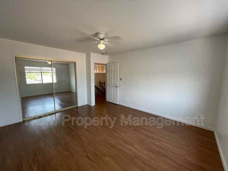 2605 E Washington St - Photo 6 of 50
