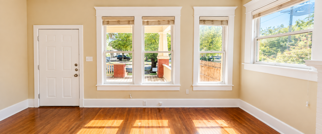 1006 W 22nd St - Photo 2 of 16