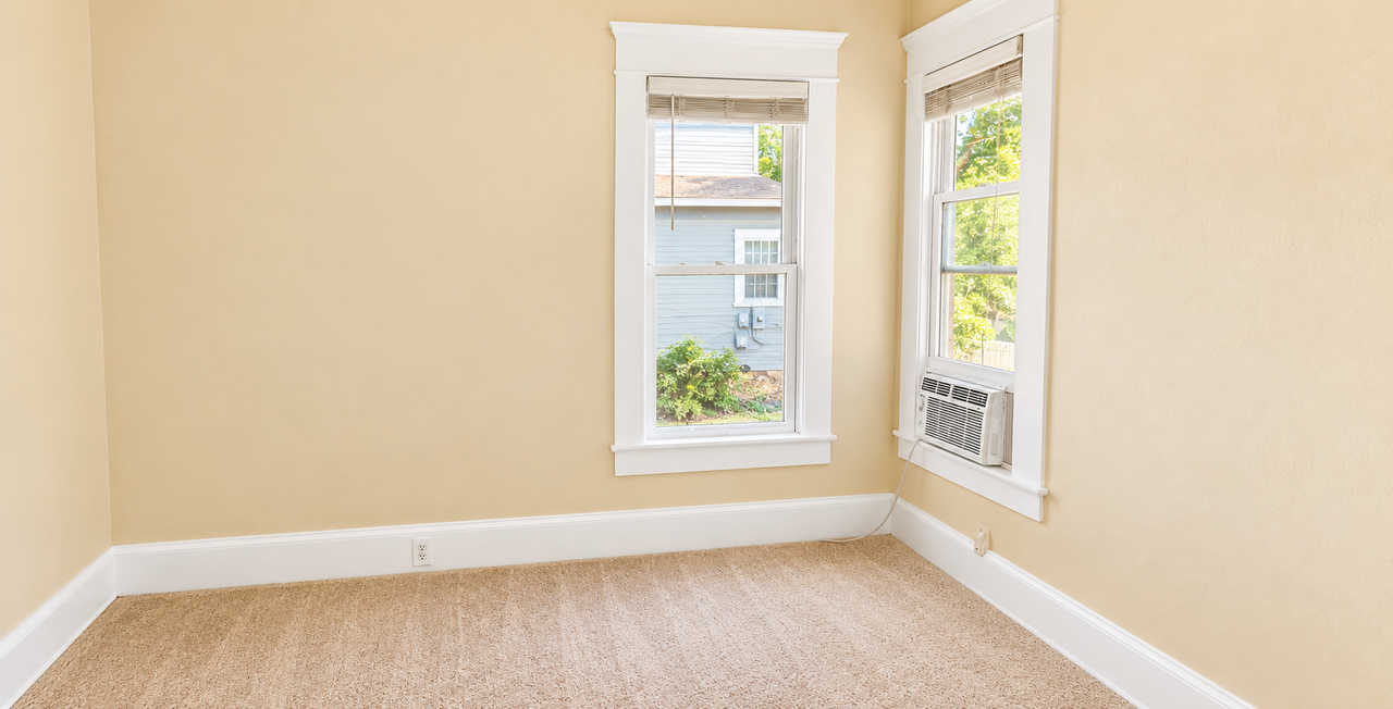 1006 W 22nd St - Photo 7 of 16