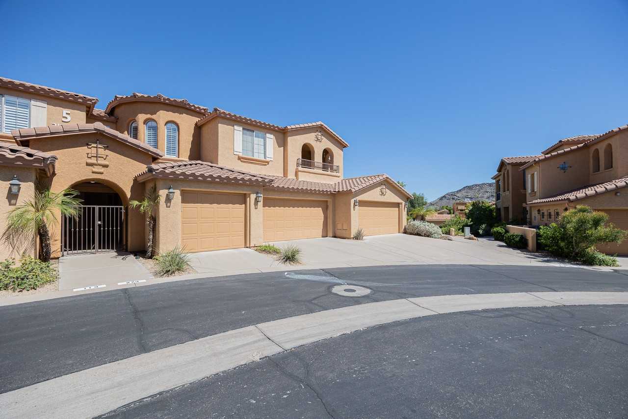 10655 N 9th St #213 - Photo 3 of 36