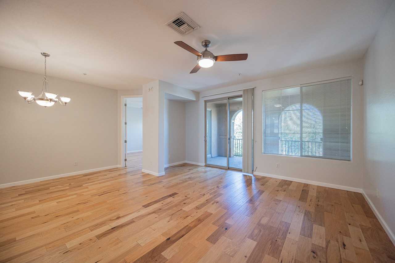10655 N 9th St #213 - Photo 4 of 36