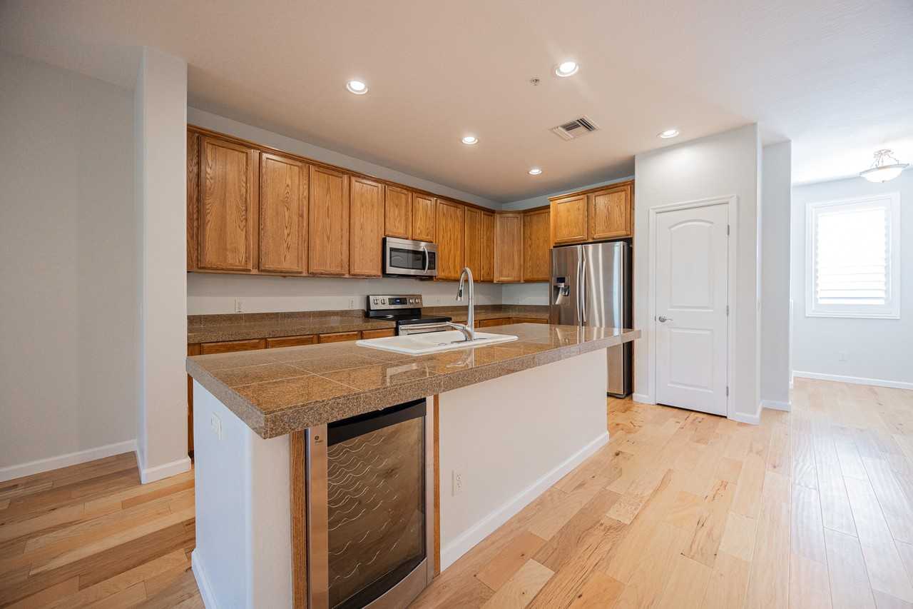 10655 N 9th St #213 - Photo 6 of 36