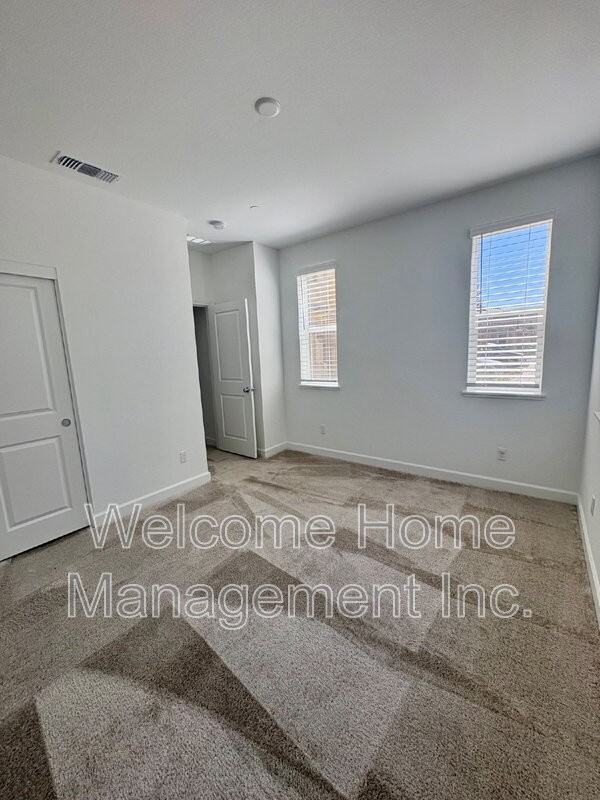 1945 Chandler Dr - Photo 3 of 21