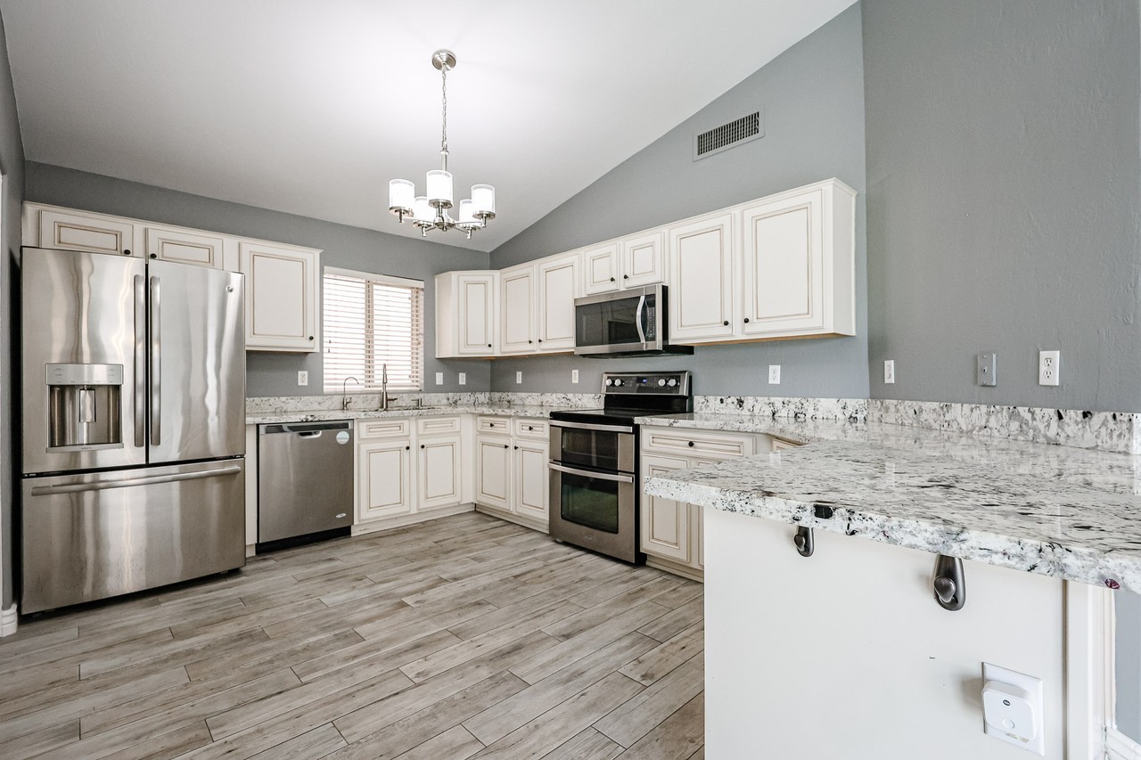 4524 E Glenhaven Dr - Photo 3 of 50