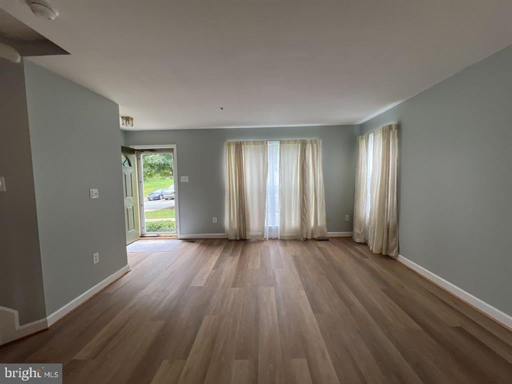 6402 View Point Ct - Photo 2 of 14