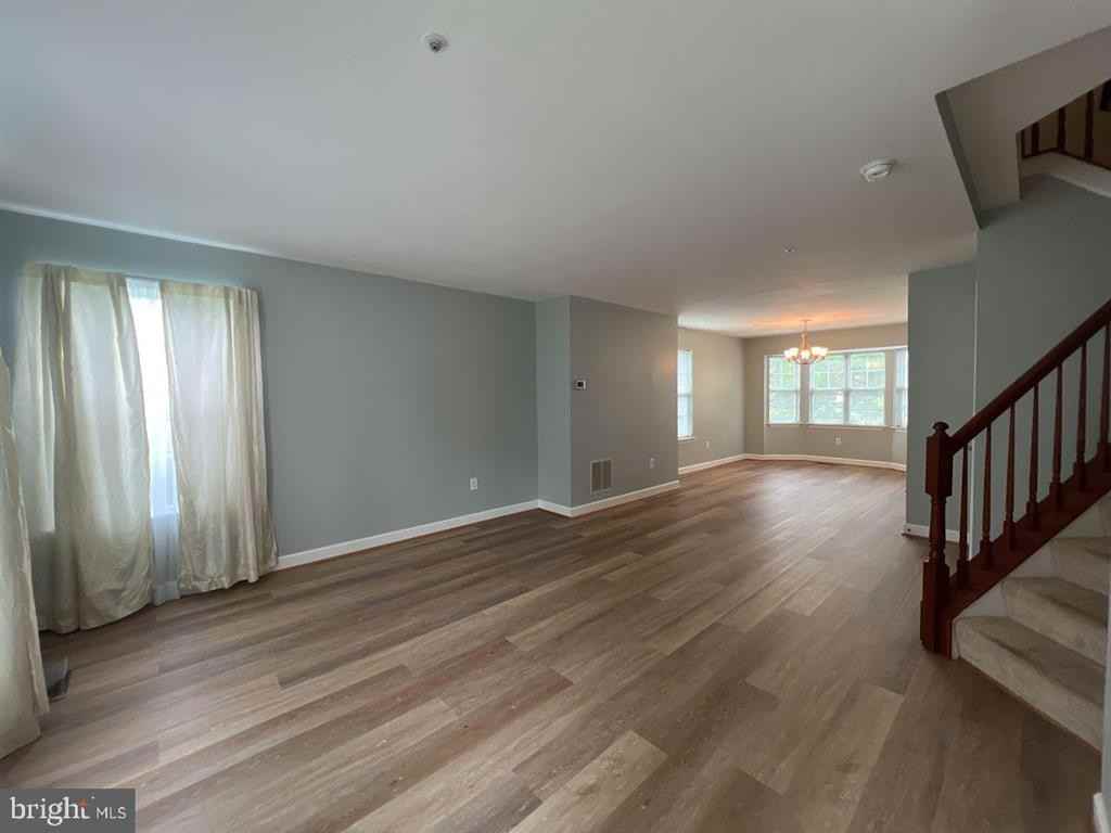 6402 View Point Ct - Photo 3 of 14