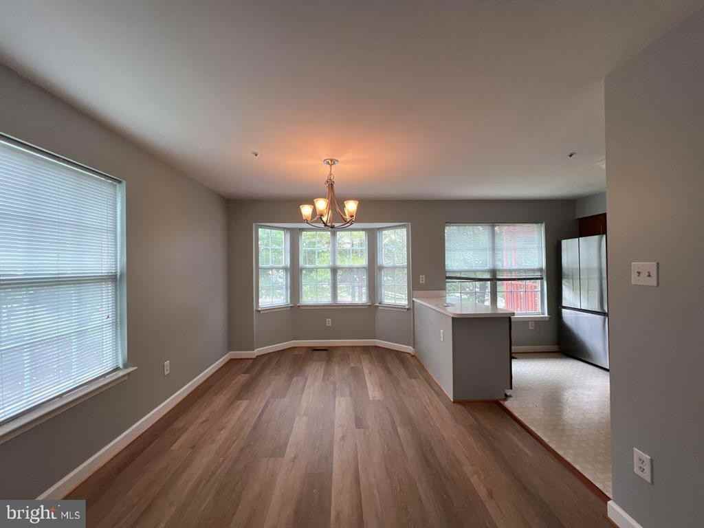 6402 View Point Ct - Photo 4 of 14
