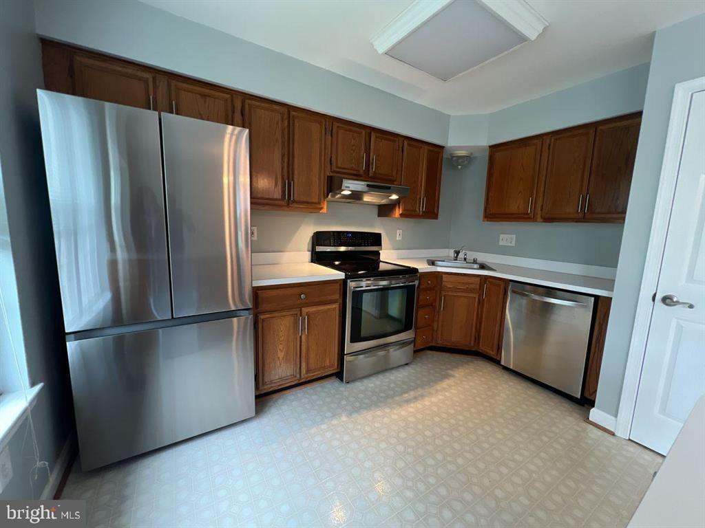 6402 View Point Ct - Photo 5 of 14